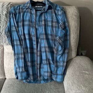 Thread and cloth size m blue button t shirt casual or elegant